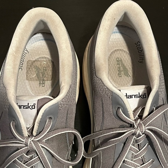 Dansko Women's Pace Walking Shoe - Picture 7 of 10